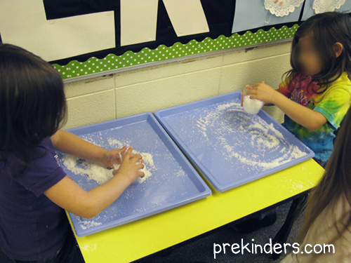 Instant Snow Science @ Prekinders.com