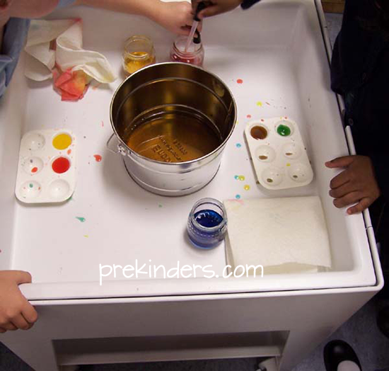 trays, water droppers, colored water