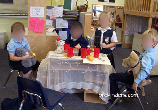 Restaurant Play in Pre-K