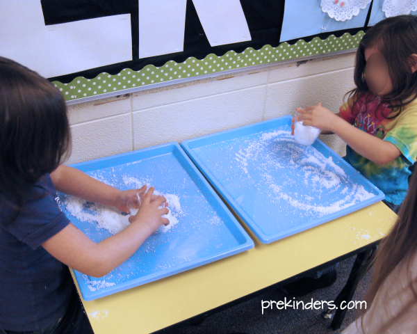 Instant Snow Science @ Prekinders.com