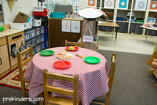 Dramatic Play Pizza Shop table set up