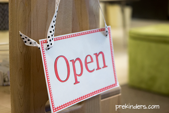 Dramatic Play Open Closed Sign