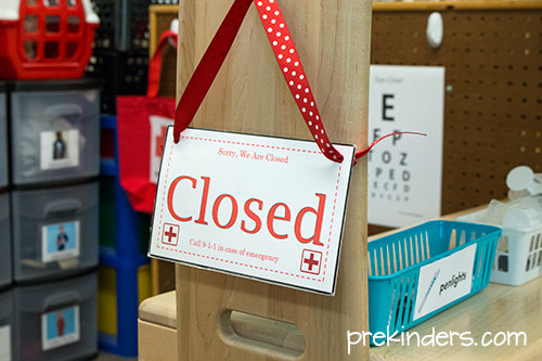 closed sign in Doctor Dramatic Play