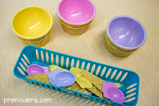 Ice Cream Shop Dramatic Play bowls and spoons